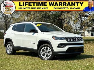 New 2025 Jeep Compass Latitude image 1