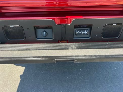 Used 2024 GMC Sierra 1500 AT4 w/ Technology Package AWD/4WD image 21