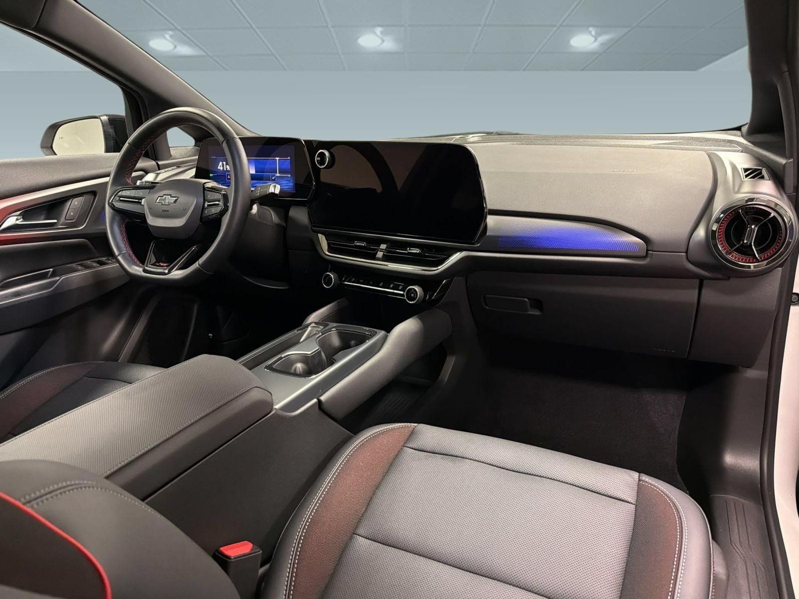 Used 2024 Chevrolet Equinox EV RS FWD image 30