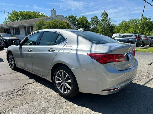 Used 2018 Acura TLX w/ Technology Package FWD image 4