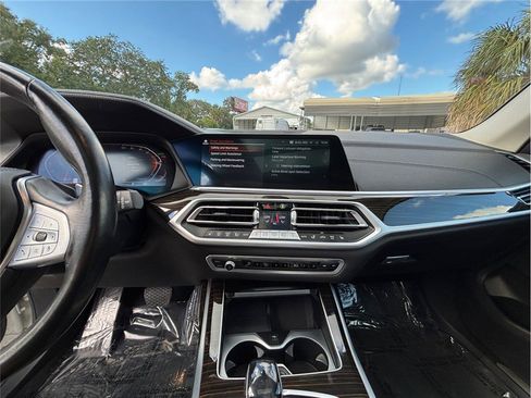 Used 2021 BMW X7 xDrive40i w/ Parking Assistance Package image 11