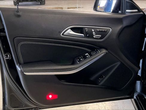 Used 2019 Mercedes-Benz CLA 250 CLA 250 image 21