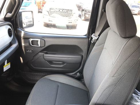 New 2026 Jeep Gladiator Sport AWD/4WD image 22