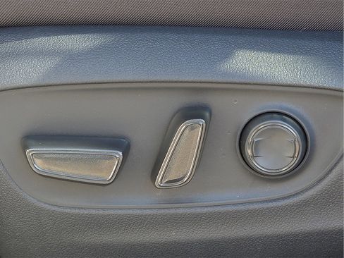 New 2025 Toyota RAV4 XLE image 18