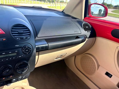Used 2004 Volkswagen Beetle GLS image 16