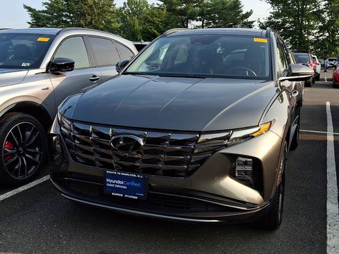 Certified 2023 Hyundai Tucson Limited AWD/4WD image 2