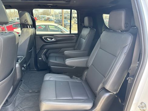 Used 2024 Chevrolet Suburban Z71 w/ Off-Road Capability Package image 7