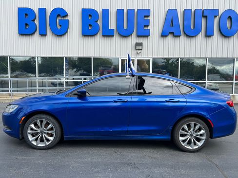 Used 2015 Chrysler 200 S image 2