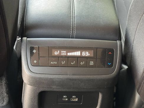 Used 2025 Nissan Pathfinder SV FWD image 24