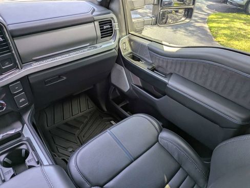 Used 2025 Ford F250 Platinum AWD/4WD image 16