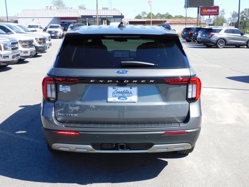 New 2025 Ford Explorer Active w/ Active Comfort Package image 6