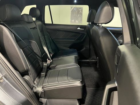 Used 2022 Volkswagen Tiguan SEL R-Line image 33