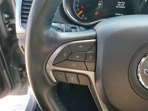 Used 2019 Jeep Grand Cherokee Laredo image 13