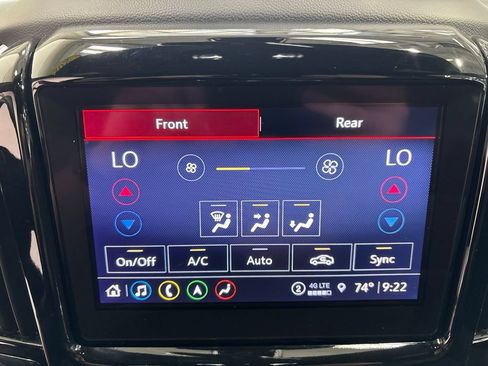 Used 2023 Chevrolet Traverse LT w/ LT Premium Package AWD/4WD image 20