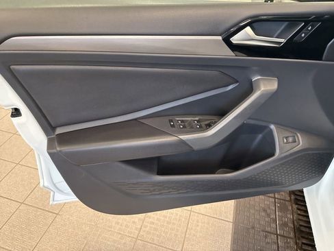 Used 2019 Volkswagen Jetta SEL Premium image 16