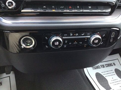 Used 2024 GMC Sierra 1500 SLT image 18