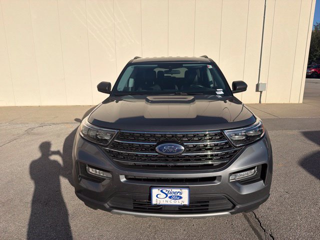 Used 2023 Ford Explorer XLT w/ Equipment Group 202A AWD/4WD image 9