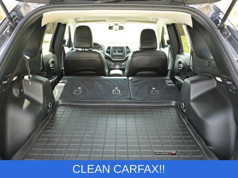 Used 2019 Jeep Cherokee Latitude Plus AWD/4WD image 13