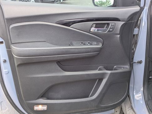 Used 2022 Honda Pilot Touring image 13