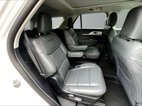 New 2026 Ford Explorer Active w/ Active Comfort Package AWD/4WD image 10