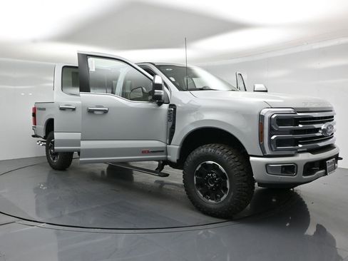 New 2026 Ford F250 Platinum w/ Platinum Plus Package AWD/4WD image 32