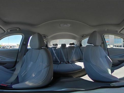 Used 2025 Hyundai Elantra SEL FWD image 44