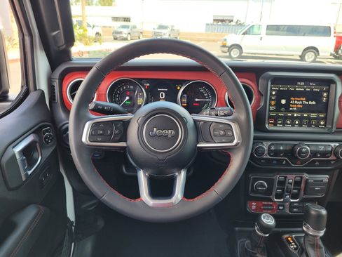 Used 2023 Jeep Wrangler Unlimited Rubicon 4xe AWD/4WD image 16