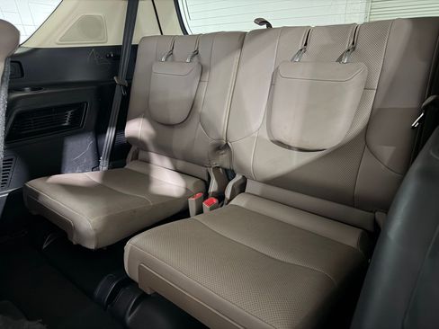 Used 2023 Lexus GX 460 Premium AWD/4WD image 9
