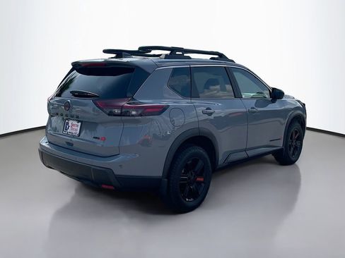 Used 2025 Nissan Rogue SV AWD/4WD image 7