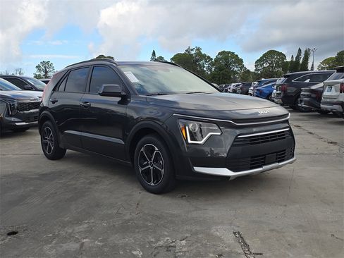 New 2026 Kia Niro EX image 2