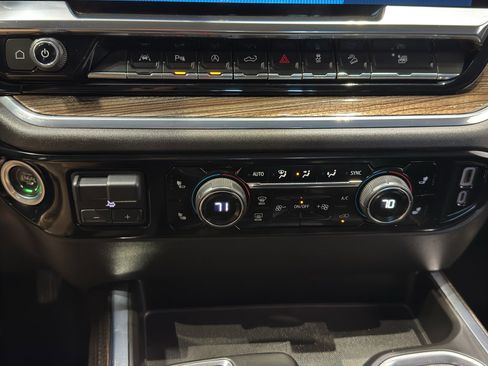 Used 2024 Chevrolet Silverado 1500 RST AWD/4WD image 34