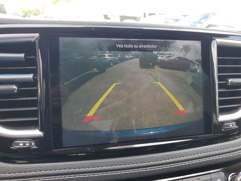 Used 2021 Chrysler Pacifica Limited w/ Uconnect Theater Family Group image 28