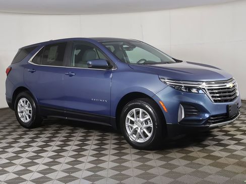 Used 2024 Chevrolet Equinox LT AWD/4WD image 2