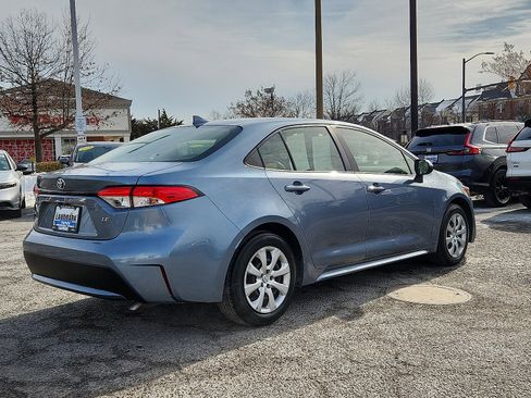 Used 2021 Toyota Corolla LE image 4