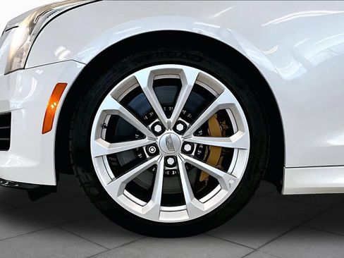 Used 2017 Cadillac ATS V w/ Luxury Package RWD image 10