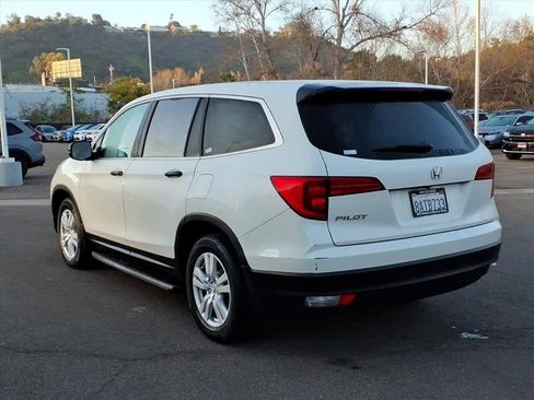 Certified 2017 Honda Pilot LX image 7