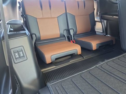 Certified 2025 Lexus GX 550 w/ Accessory Package (2T) AWD/4WD image 12