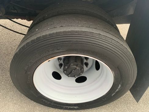 Used 2015 Ford F550 4x4 Regular Cab Super Duty image 32