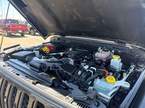 Used 2022 Jeep Gladiator Rubicon AWD/4WD image 28
