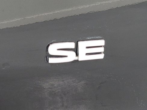 Used 2023 Mitsubishi Outlander SE image 10