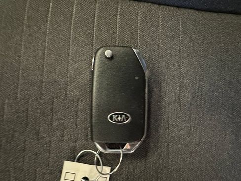 Used 2021 Kia Seltos S AWD/4WD image 17