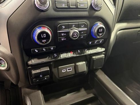Used 2022 GMC Sierra 1500 SLT w/ SLT Premium Package AWD/4WD image 20