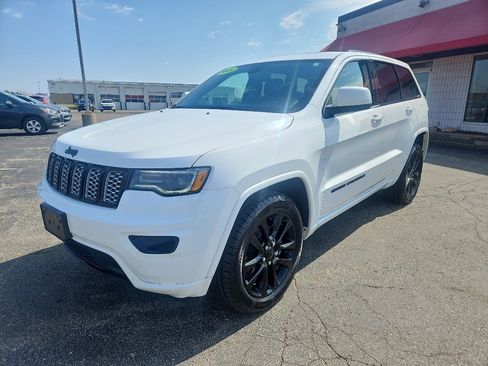 Used 2020 Jeep Grand Cherokee Altitude image 8