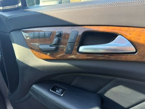Used 2012 Mercedes-Benz CLS 550 4MATIC image 30