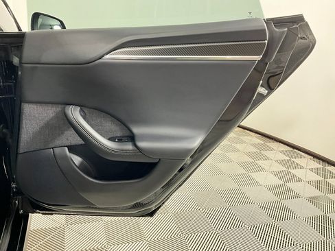 Used 2022 Tesla Model S Plaid image 23
