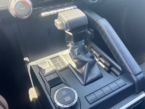 Used 2025 Toyota 4Runner SR5 RWD image 38