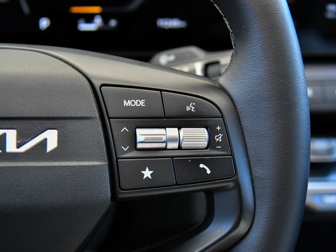 Used 2025 Kia K4 EX FWD image 31