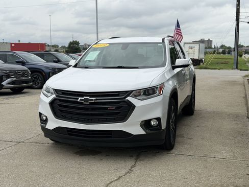 Used 2019 Chevrolet Traverse RS w/ LPO, Floor Liner Package FWD image 17