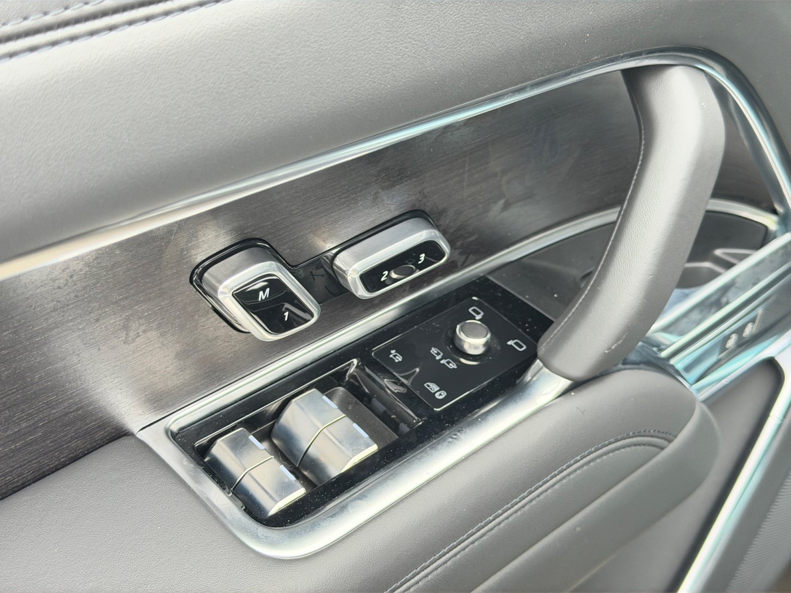 New 2026 Land Rover Range Rover SE AWD/4WD image 13