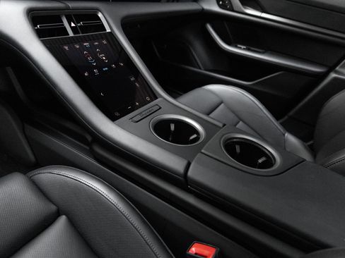 Certified 2025 Porsche Taycan AWD/4WD image 23